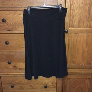 BLACK SKIRT